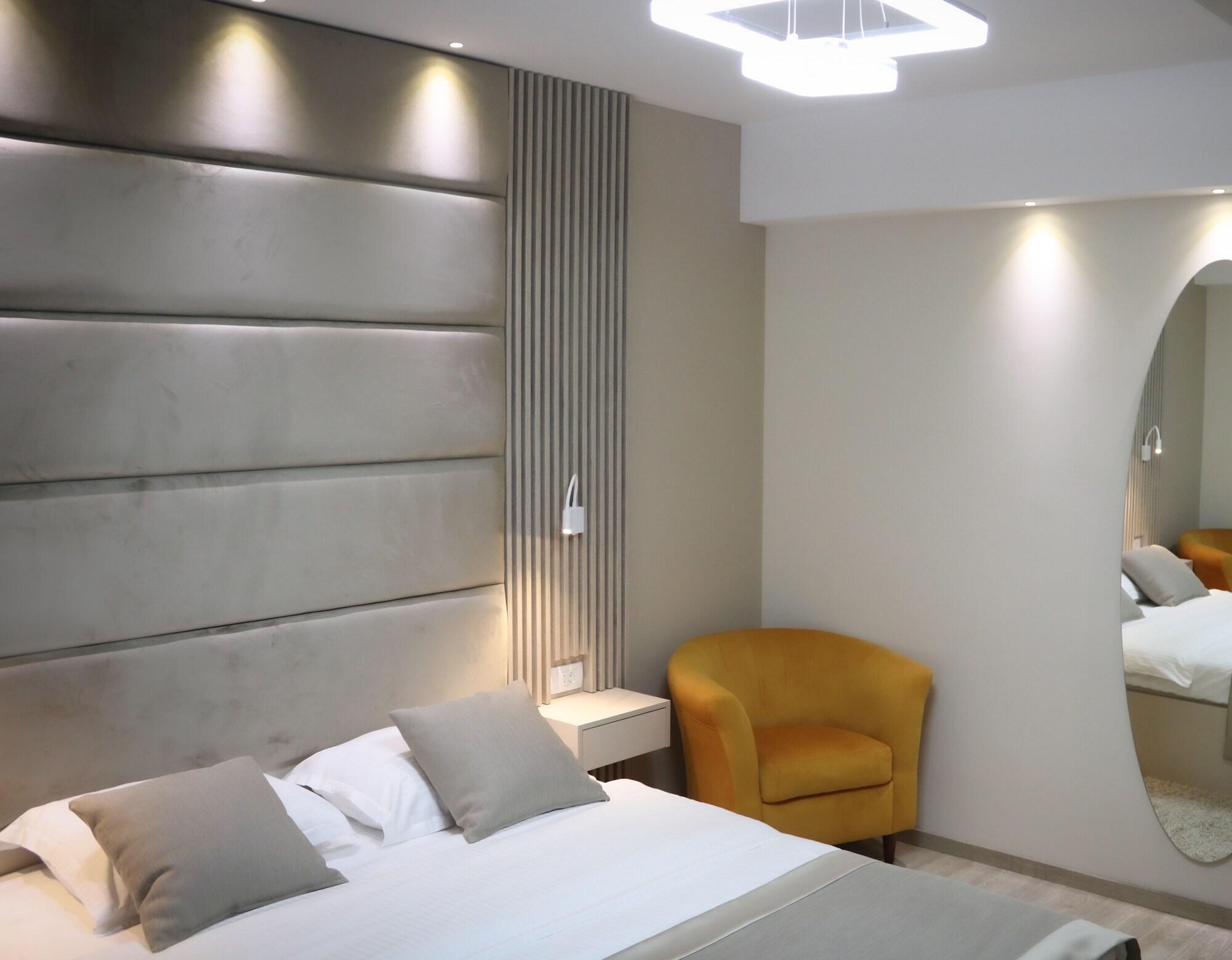 Hotel Holiday Podgorica Exterior photo