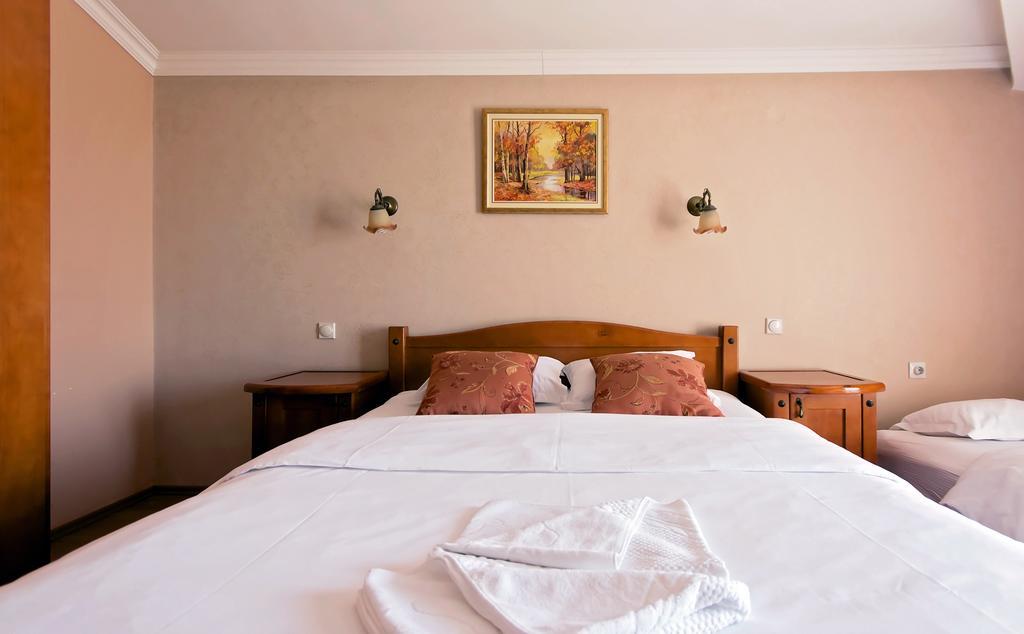 Hotel Holiday Podgorica Exterior photo