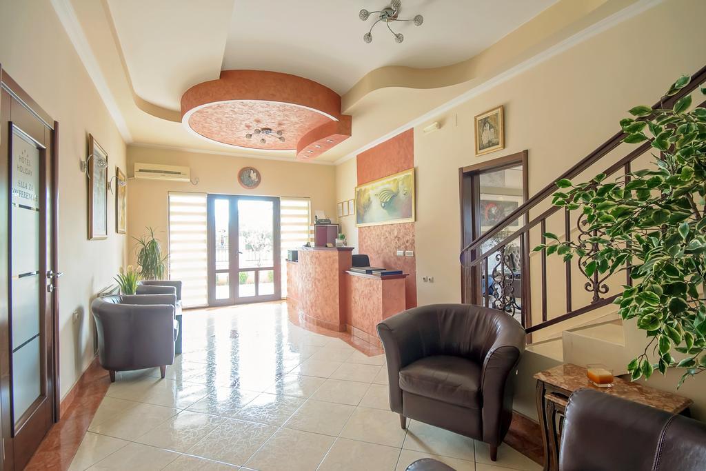 Hotel Holiday Podgorica Exterior photo